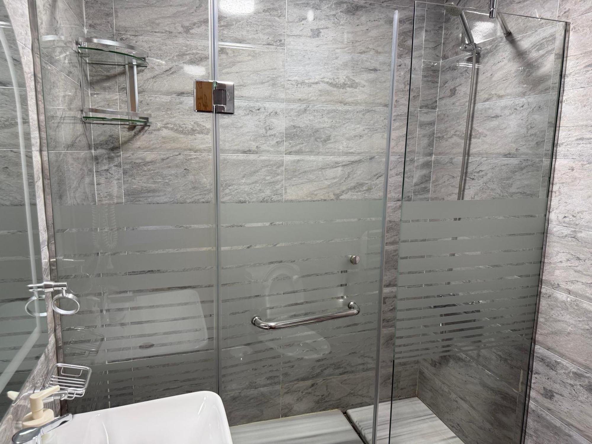 Seafront 2 Bedrooms Flat طنجة المظهر الخارجي الصورة